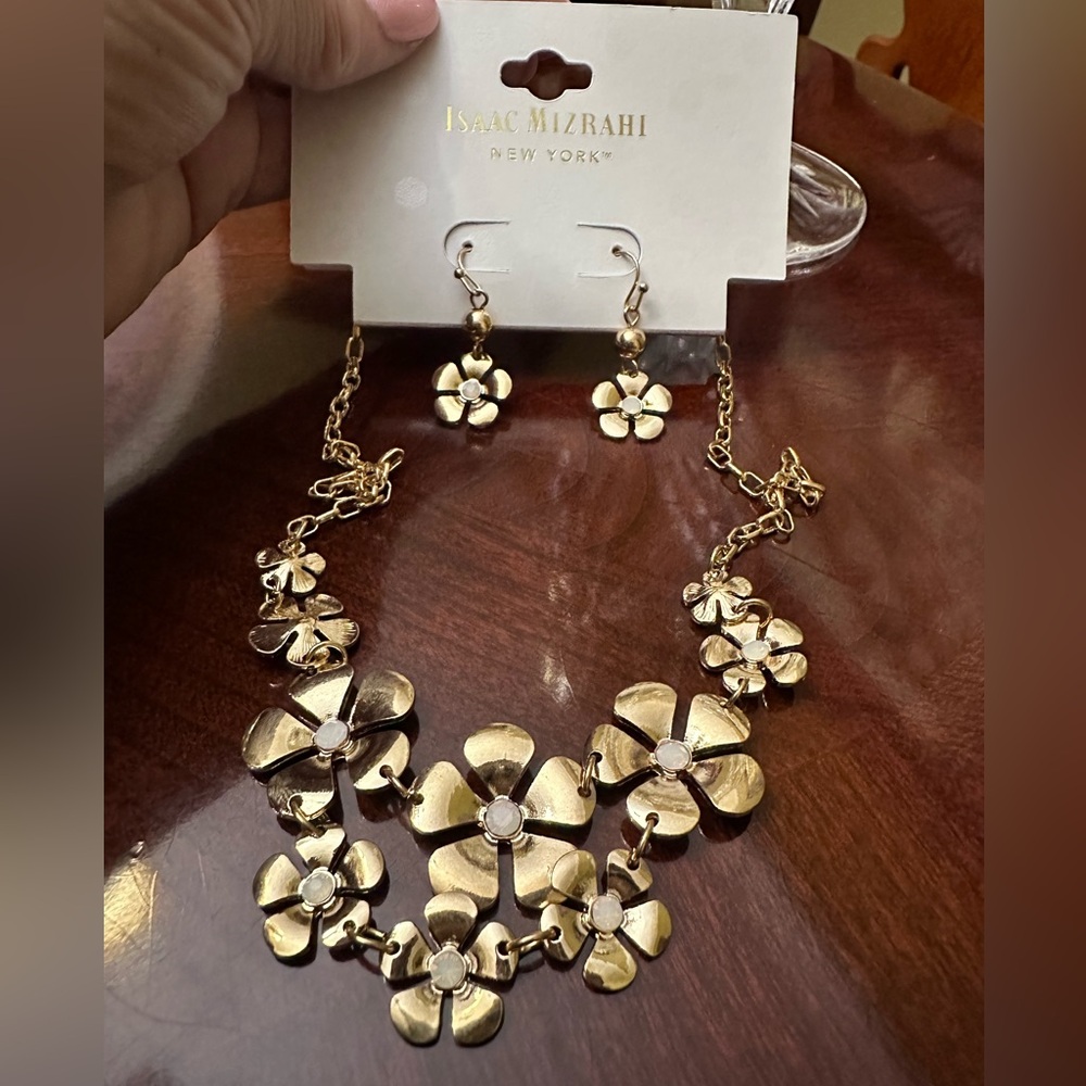 Isaac Mizrahi Gold Tone Floral Necklace & Earring Set 14-17 inch approx NWT